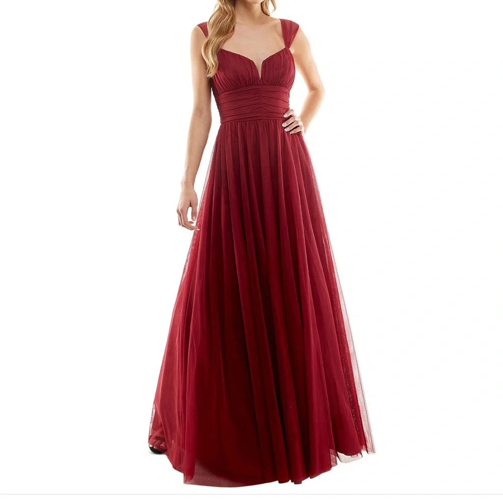 city studio  Deep Red Sleeveless V-Neck Long Evening Dress Size 3 Formal